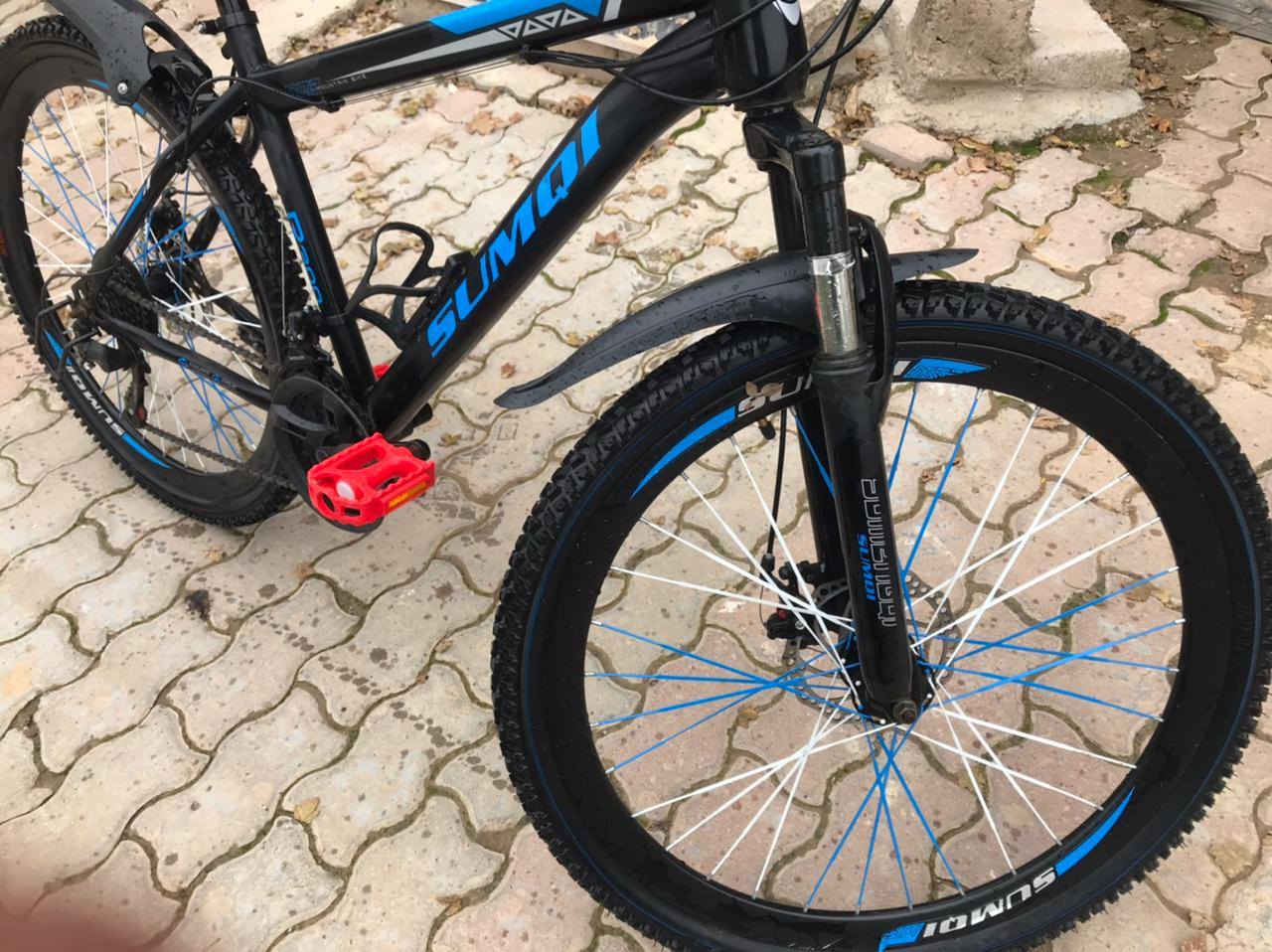 للبيع فقط 7 كير و 3 نمر مبدل شغلتين بس لي هو تايرات بلادي وشديت هذني لان اسرع وما يصير بنجر بسرعة بريك كدام وخلفي بس يحتاج تبدل سيم و كير الخلفي كذلك الباسكيل مال بيت شرط نظافة اكو زنجر خفيف كلش مكاني حي واسطي وهذا رقمي *********** السعر ب 75 وبي مجال للطيبين
