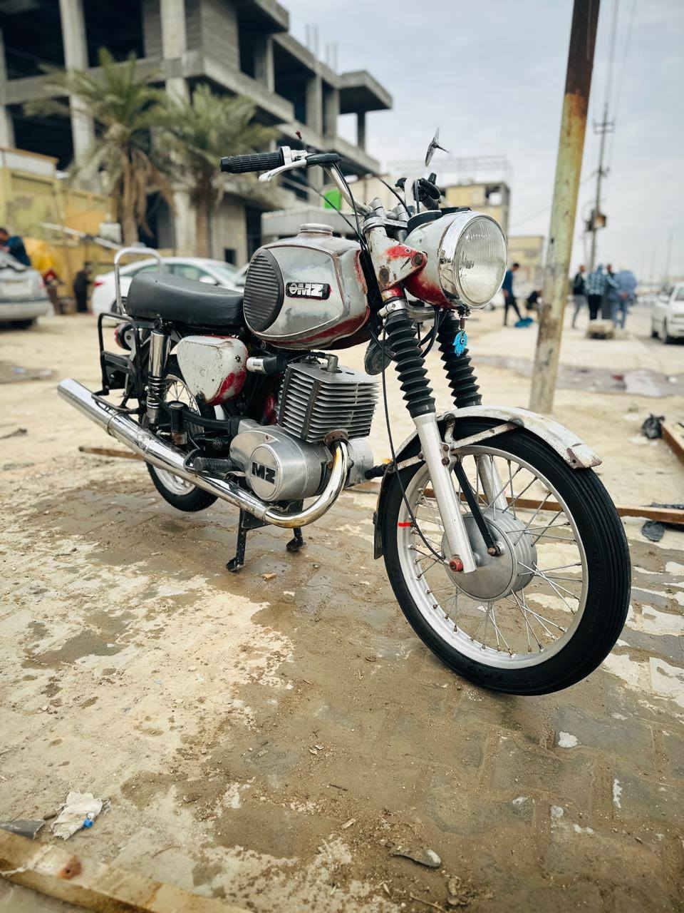 سلام عليكم عيني الجنايه ماطور البيع واحد وثمانين ماطور بلادي لحيم مابيه سايس ٢ عل فتح ماطور جاهز عله اخرر حبايه الف مذب عليه سنويه بدون راعي حته كتاب بيه مال الشركه مالته مكاني نجف حي شرطه السعر مليون وتسعميه وبيه مجال الشراي يخابريني وبيه خير ويدلل ***********
