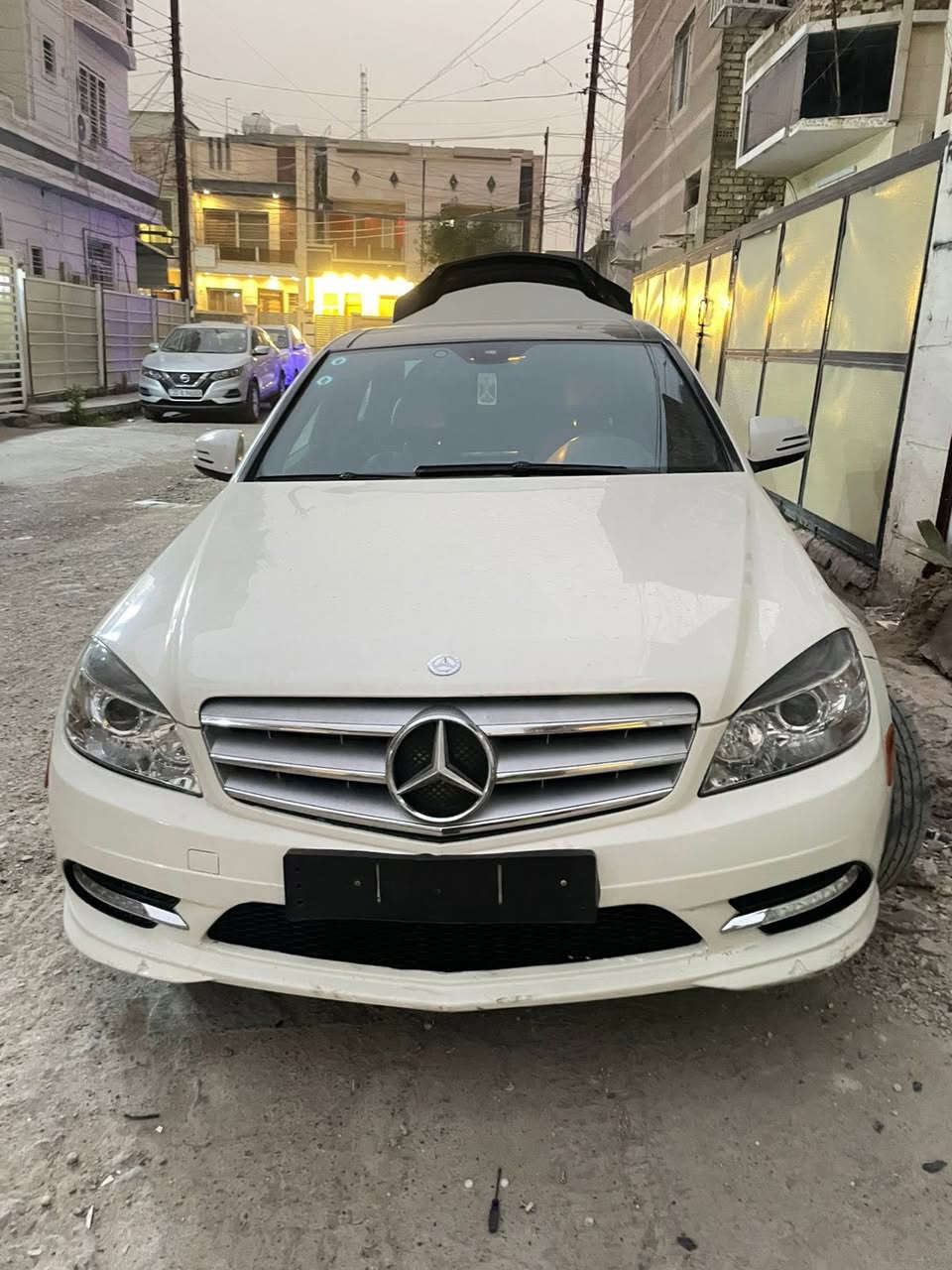 السلام عليكم .
للبيع 
 Amg. Mercedes-Benz c300 كت دعاميات 
محرك المرغوب عقل فوك تويل 
مضروبه نانو بولش درجه اوله 
موديل2008
تفاصيل👇🏼👇🏼
1_ بصمة⁩ تشغيل  
2_محرك 6 سلندر 
3_تبريد قطعتين  ⁦❄️⁩
4_كروز سرعة🔒 
5_مراية داخلية+جانبة عاكسة ⁦🔍
6_تحكم ستيرن كهرباء⁦⚔️
7_ شاشة   🖥⁩ بلوتوث يوتيوب قلاب 
8_فتحة سقف جام بنورما 
9_مري شفط 
10_كشنات كهرباء+ خزن ذاكرة  ✨⁩
11_ لدات الداخلية متغير  47
12_ انارة ترحيب💡 ⁩
13_شاشة اعطال💬
14_ برده خلفيه
15_نقاط عمياء 
16_ سستم صوت harmen kardon+ دمام خلفي 
18_ويل17  ⚔️⁩ AMG
19_صدر امامي خلفي جديد ⁦🛠️⁩
22_كشنات هيتر 
23_تدفئة 
24_+ كاميرا
25_تبريد خلفي 
26ثلاجه 
27تحكم ستيران
28_انظمة قيادة 2
30_ كشن اسود جلد 
31بك لايت لد 
32كشن خلفي قلاب 
33لون ابيض 
34داخل اسود 
35لايت عدسه زنون علي ناصي 
36 صندوك كهرباء 
37 سبايدر رياضي 
…………………………….السياره رقم بغداد جديد 11هزه جديده 
تحويل ثاني 
السعر130
مكان السياره بغداد كرخ 
للتصال***********
