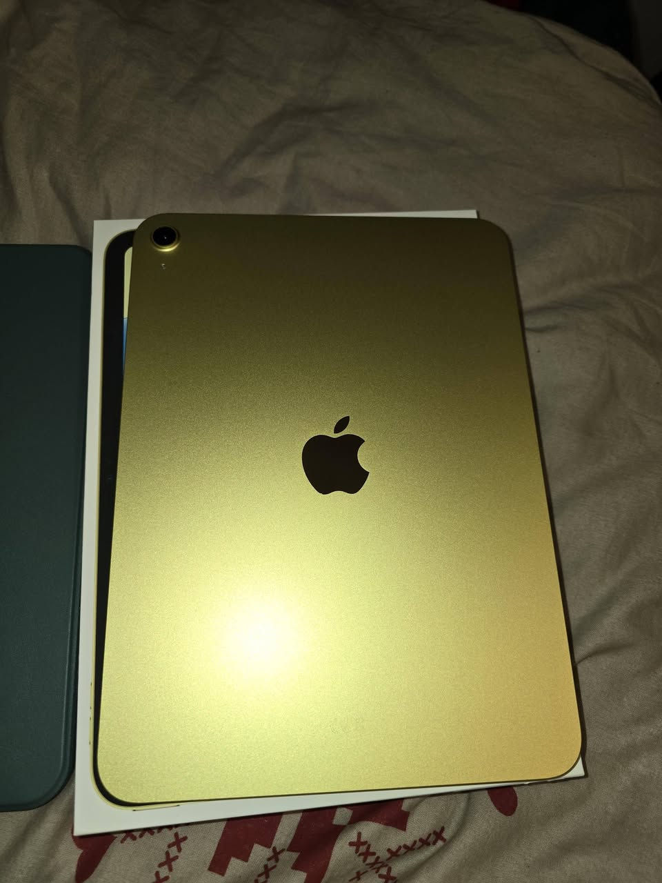 ايباد جديد مستخدم لمده 10 ايام بحاله الوكاله ايباد 11 اللون ذهبي البطاريه 100% الذاكره 128 اللون الذهبي السعر 500 ايباد كل غراضه موجوده جديد التواصل على الخاص او على هذا الرقم *********** واتساب
