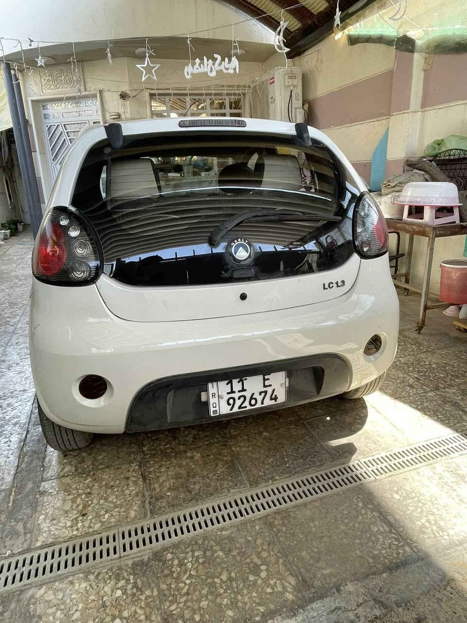 جيلي باندا 2013 حلوة ونظيفة مابيها اي نقص تبريد شغال بارد كلش حماوة ماكو متصعد ابد 
بيها طخات خفيفه ب جاملغات اماميه 
كير مكفول 
محرك مكفول 
سنوية وهزه جديدات 
سعرها 48 بيها مجال 
عنوان بغداد العامرية 
لتواصل ***********
