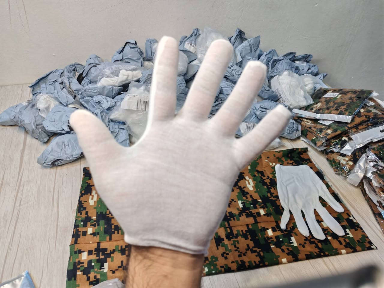 ٩٦ زوج جف و ٢٥ قطعة مال الوجه،،،، ابيعهن شلع الأعلى سعر الي يخدمة يدفع سعر 🌹 ♥️


**إذا كنت صاحب هذا الإعلان وتريد حذفه لأي سبب، رجاءا أرسل رسالة إلى الدعم الفني**