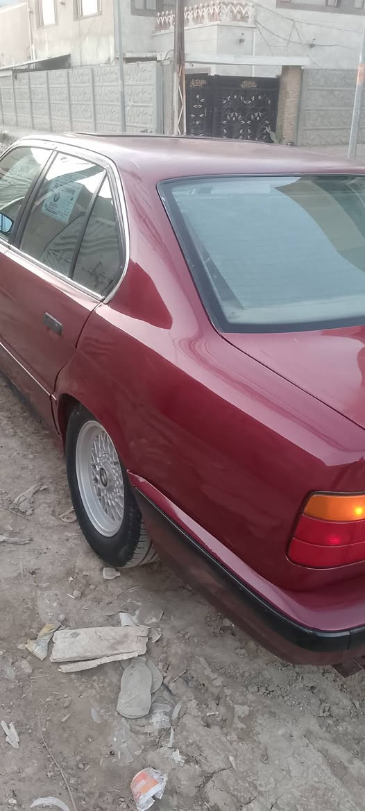 السلام عليكم من رخصت الدمن بي ام موديل 92؟.   525اصل مكينه وكير كفاله مسكر تبريد تدفه دبل إرباك فتحه طكتين ويل خليه كشن كهرباء بجم عريض لايت دخاني منضومه زنون السياره حلو امانت الله سنويه ال28 هزه ماصاقطه  رقم بغداد السعر 55وبيها مجال مكان حله ***********
