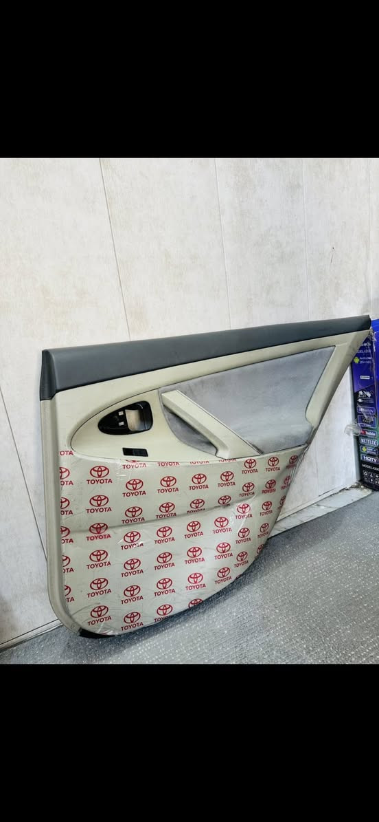 تخم بطاين كامري ٤ ابواب كاملات يرهم من موديل ٢٠٠٧ الئ ٢٠١١ عنوان بغداد الكرخ *********** وتساب
