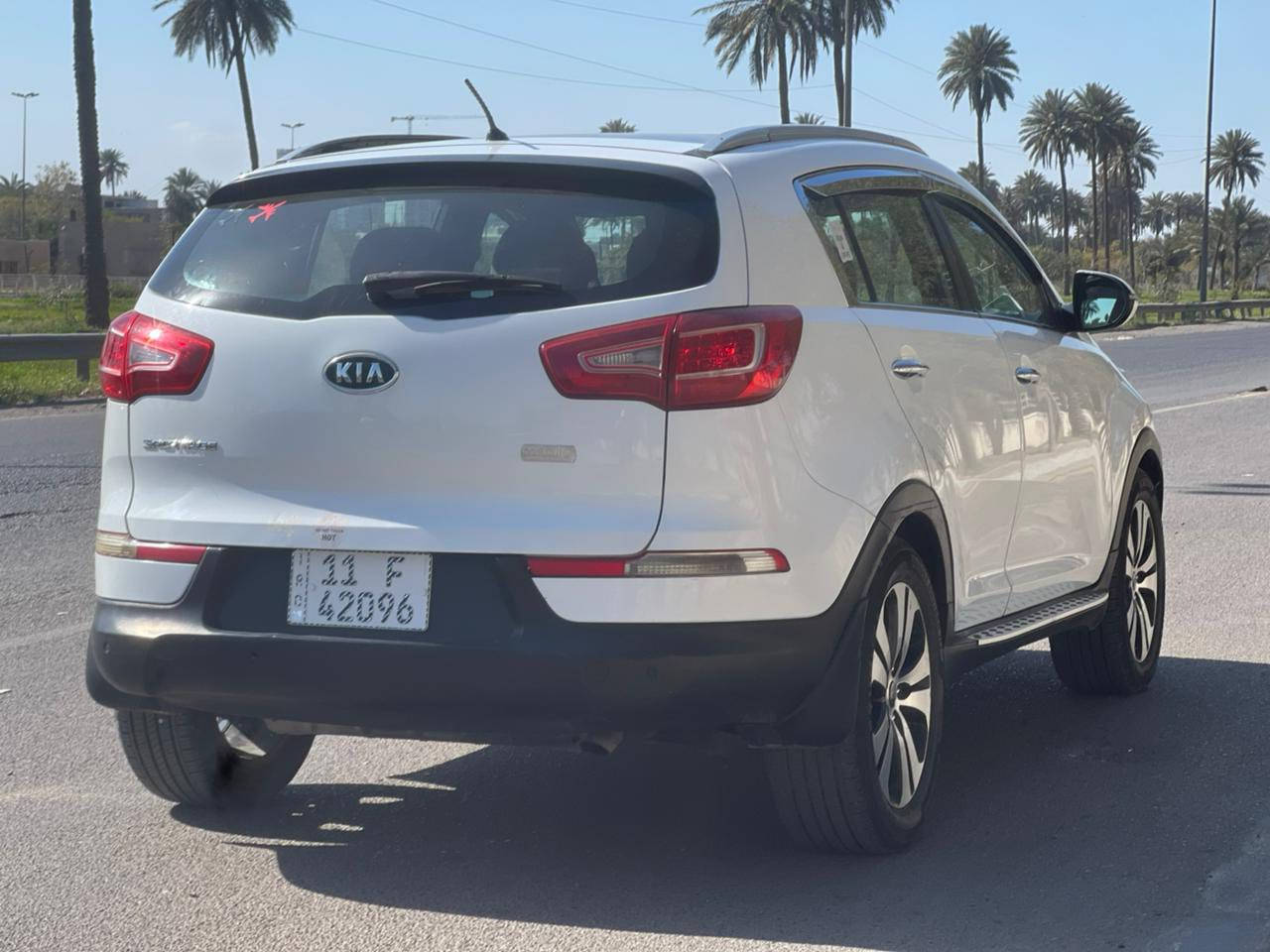 رمضان كريم كيا سبورتج خليجي رقم بغداد الجديد سياره جديده ماشيه ٩٢حقيقي استخدام شخصي مال بيت محرك وكير مكفولات ساره نضيفه حيل صبغ جاملغ بدون دواخل 
فوووول موصفات   السعر ١٣٢ مجال بسيط 
سقف بنرامه 
كشنات كهرباء
محرك 2000دوش 
مري شفط 
داخل لونين 
منظومه زنون 
كامره دواره حاكيه بلوتوث 
تحكم ستيرن جهتين السعر اخوان ١٣٢ مجال بسيط للستفسار رقم صاحب سياره ***********
