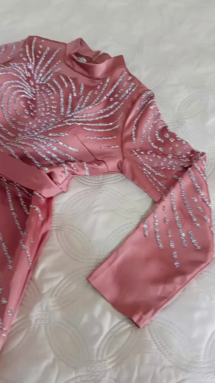 فساتين للبيع اخذتهم قبل شهر عرس اخويه اخذت المشمشي ب ٦٥ وابيعه ب ٤٠ لبسته مرتين ع ساعه فقط بعدهم نضاف كلش
والماروني اخذته ب ٧٠ اريده ب ٤٥ لبسه وحده ساعه فقط 
مكان الانبار واكو توصيل


**إذا كنت صاحب هذا الإعلان وتريد حذفه لأي سبب، رجاءا أرسل رسالة إلى الدعم الفني**