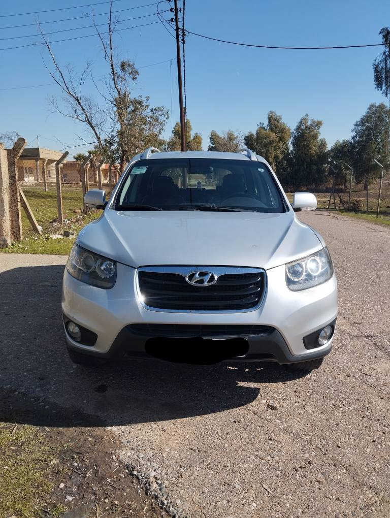 سيارة هونداي سنتافي موديل 2010 رقم اربيل سنوية جديدة لحد 2030
هزة جديدة 
محرك /4/ لاصرف و لا بخار
 سيارة نظيفه مابيها مصرف صدر جديد تايرات جديد  لا ضربة و لا دعم مكفولة دعامية لدعامية  ويل كروم
فول مواصفات سلايت و  بصمةو  كشن  جلد اسود  و كشن كهربائي شاشة و مرايات شفت و  تبريد مركزي 
سعر 150 ورقة و بيها مجال 
شراي يتصل 
***********
*********** ديبيس, كركوك
