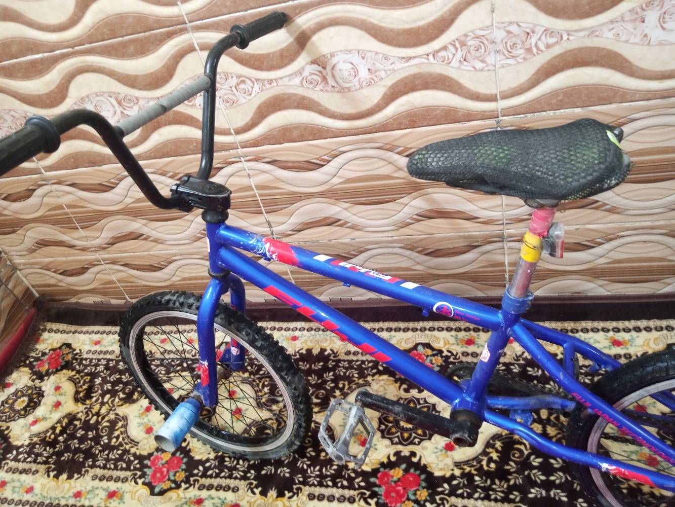 بايسكل BMX 

اخو الجديد مستعمل قليل