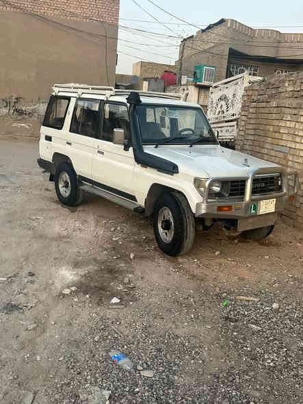 سلام عليكم تويتا لاندكروز موديل 1992 محرك كاز مال كيه 3000 السياره نضيفه مجدده دوشمه جديده وبيها صبغ جماليه مكانها الأمين رقمها انبار دولي بسمي تحويل ثاني يوم *********** استفسار أكثر خاص او الاتصال ع الرقم
