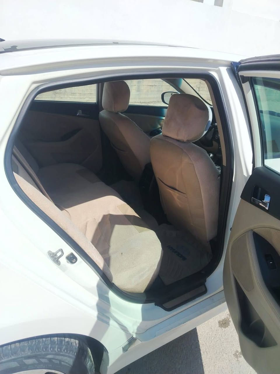 سلام عليكم ابتيمه 12خليجي فول موصفات ١/١
بانوراما
مكينة 2400
بيع أو مراوس بتكسي ***********
