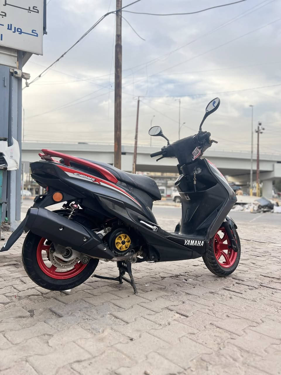 السلام عليكم للبيع سكنس لدشمعه ياباني  (خطين نوزل ) ماشيه ١٤ الف حقيقي بس الحديث شاشه الكترونيه عداد بانزين نظام فحص شحن الباتري نظام فحص الدهن دراجة جديدة مال رمبه او اوراقها كامله دراجه بيها محرك يخبل وبرغي ما مفتوح بيها بشرط جيب فيتر وأفحص والدراجة إذا تجي وتشوفها مو نفس الصوره تاخذها بلاشما ابيع إذا متجيب فيتر ويفحصها دراجه مال جناي كفرات بلاديه محرك بلادي كولشي بيها بلادي تفتح سويج بس تدوس دكمت لسلف تشتغل مكفوله من الشخط اكفلك التاير  إذا بيه بنجر ارجع او اكول أكفلك التاير إذا بي بنجر تعال وشوفها بعينك السعر 10  أوبيها مجال قليل لان دراجه رمبه)تجي تاخذها من باب البيت مكاني
بغداد الكرخ  📞
***********
