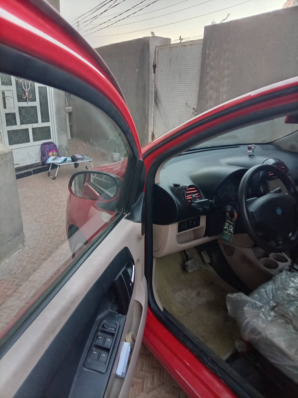 سلام عليكم باندا للبيع موديل 2013 رقم بغداد كامله من كل شيء وباسمنا رقم دولي تحويل ثاني يوم ***********
