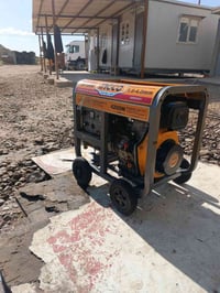 للبيع سعر 800وبي مجال 07708035716