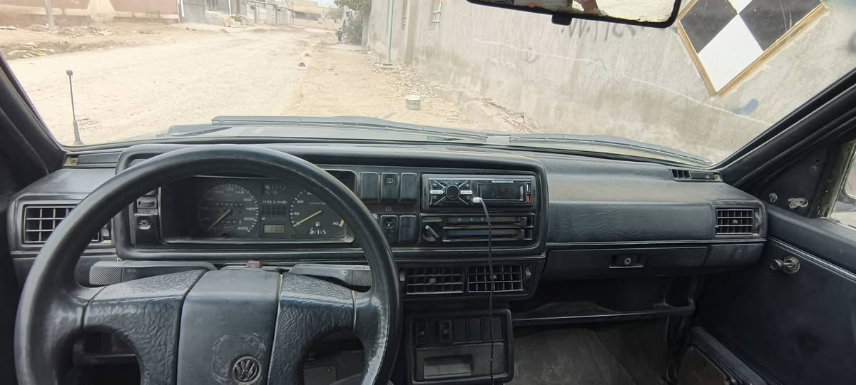 السلام عليكم كولف مديل, 1990 سيارة بلادية مكينة 1800بدون قطرة صبغ وكفالة عامة من كير ومكينة وتبريد شغال ترايك وين ما تريد سيارة مال جناي سنوية جديدة جاهزة من كل النواحي عوزة فقط صبغ السعر 29وبيها مجال حك الجية للاستفسار ***********
