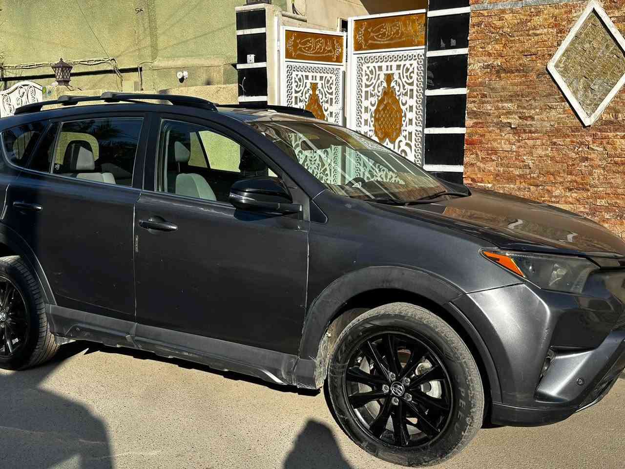 السلام عليكم شباب 

تويوتا RAV4 
موديل 2018
وارد امريكي مواصفات ادفانجر  

مواصفات 
تدفئة تبريد /تحديد مسار /حساس تصادم /سلايت بصمة /ثلاث انضمة قيادة / كامرة خلفية /دفع رباعي /جنطة كهرباء / مثبت سرعة ……

حادث السيارة فقط في امريكا  جاملغ و باب بصف السايق حسب ما موضح في الفحص و توجد بعض الشخوط 

السيارة بسمي ثاني يوم احول الك الملكية 
موقع السيارة بغداد مجمع ايادي العدل 

السعر المطلوب 178 $ 

الرقم *********** 

غير متواجد على الفيس
