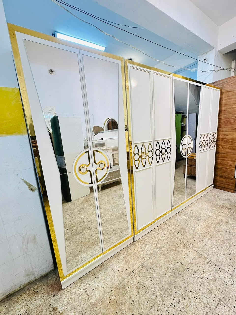 غرفة نوم تركي 🇹🇷مستخدم 
نضام ابواب نضافه فول 
تتكون من 10 قطع 
+ برغي وجوي حديد + قماش وتر بروف + شازلون مخزن + سرير مخزن + اناره شغاله 
سعرهه 900 الف تشمل التوصيل والشد داخل بغداد مجاناً


**إذا كنت صاحب هذا الإعلان وتريد حذفه لأي سبب، رجاءا أرسل رسالة إلى الدعم الفني**
