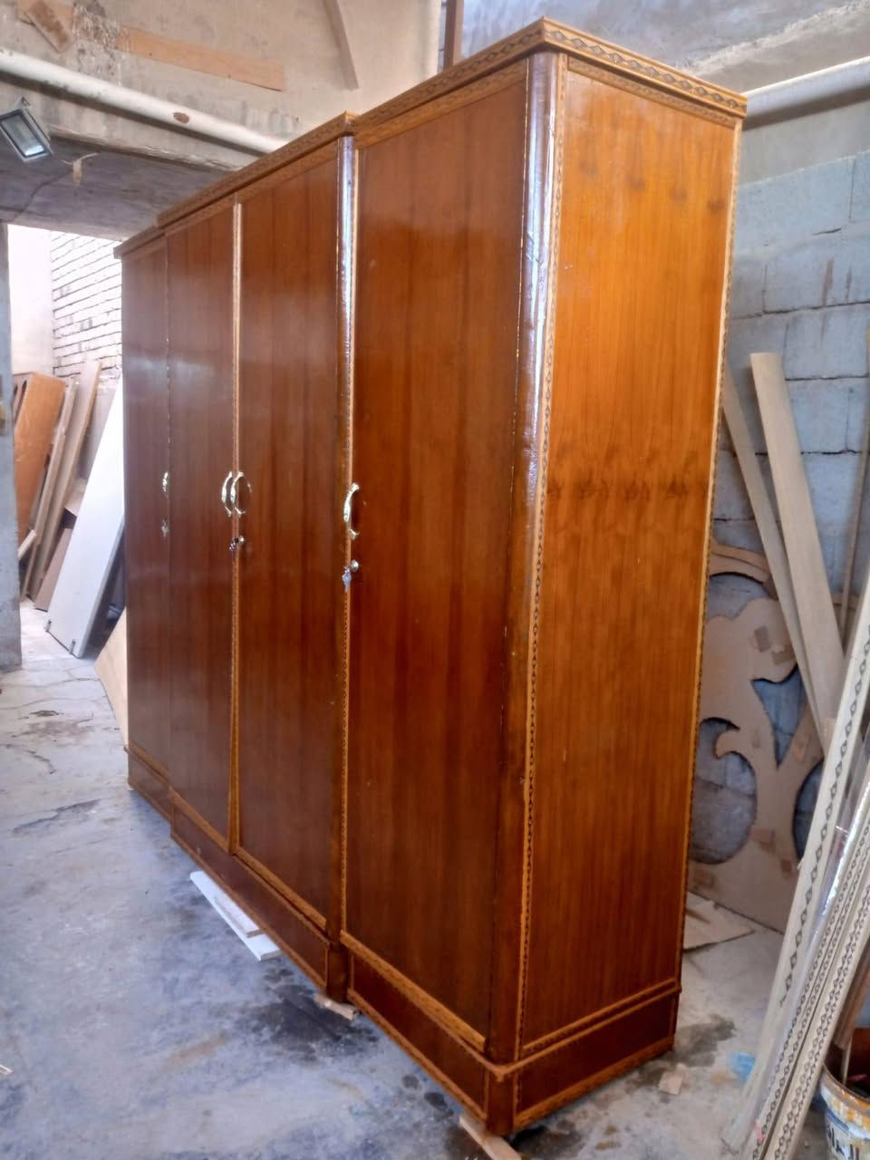 كنتور اربع أبواب نضافه شكل انته تقيم سعر مع شد ونقل ٢٠٠ عنوان كربلاء حي عامل منطقه ثانيه رقمي ***********
