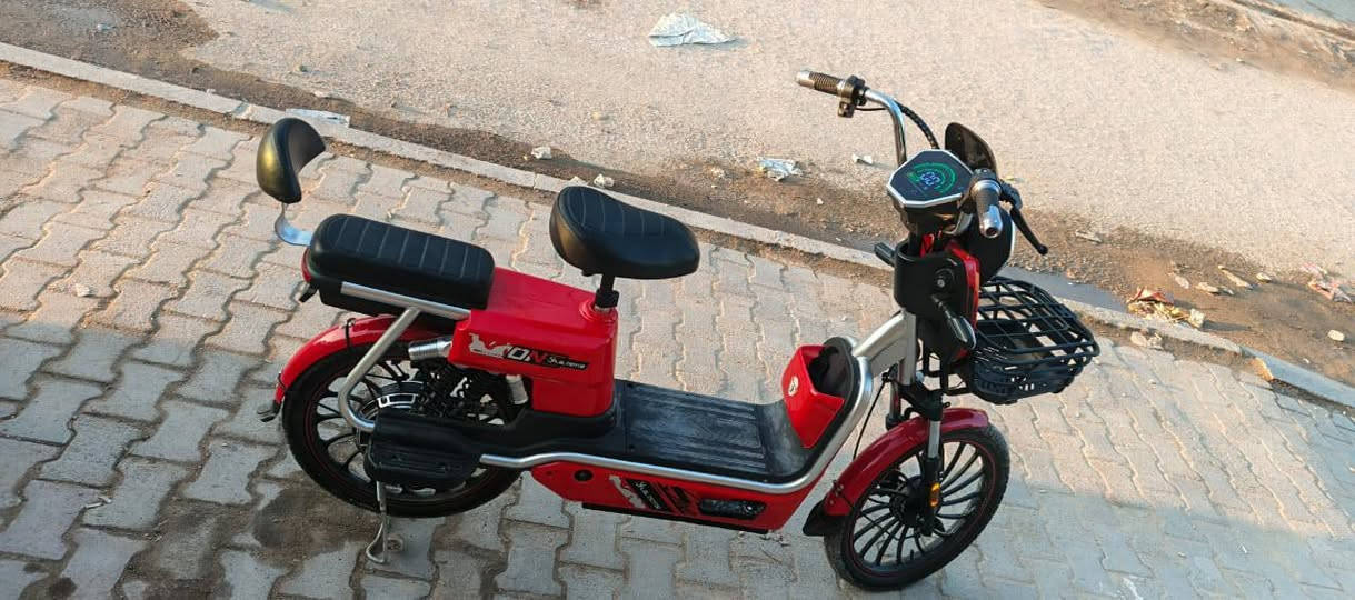 السلام عليكم : للبيع بيسكل شحن استخدام شهر بطاريات جدد: واساب ***********
