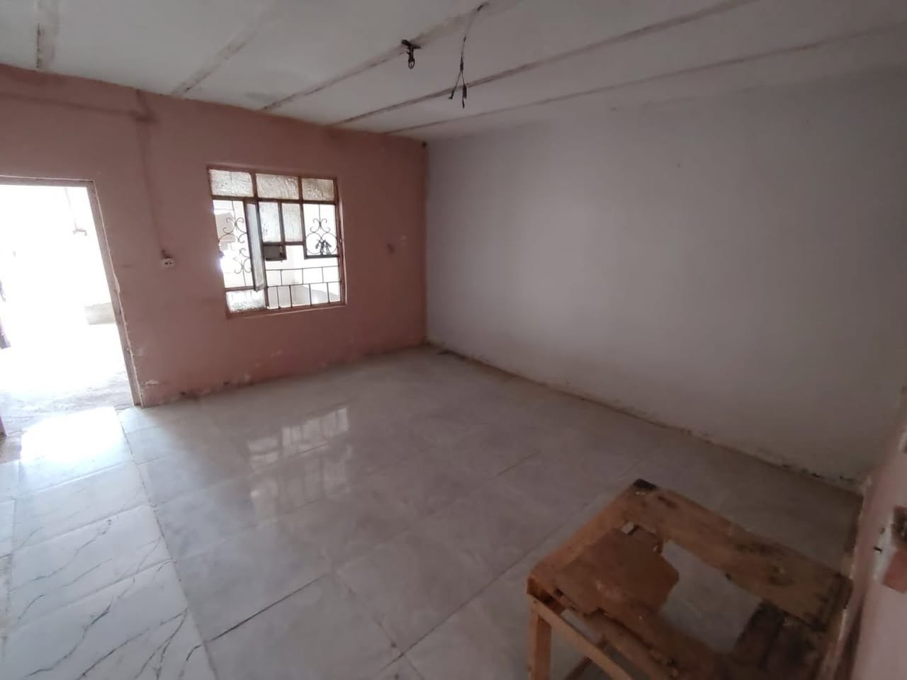 سلام عليكم بيت مساحتها 100 نزال 30 عنوانه قرب مدرسة عمر عبد العزيز شارع 80 السعر 8 وبي مجال قليل رقم
 رقم الهاتف ***********
