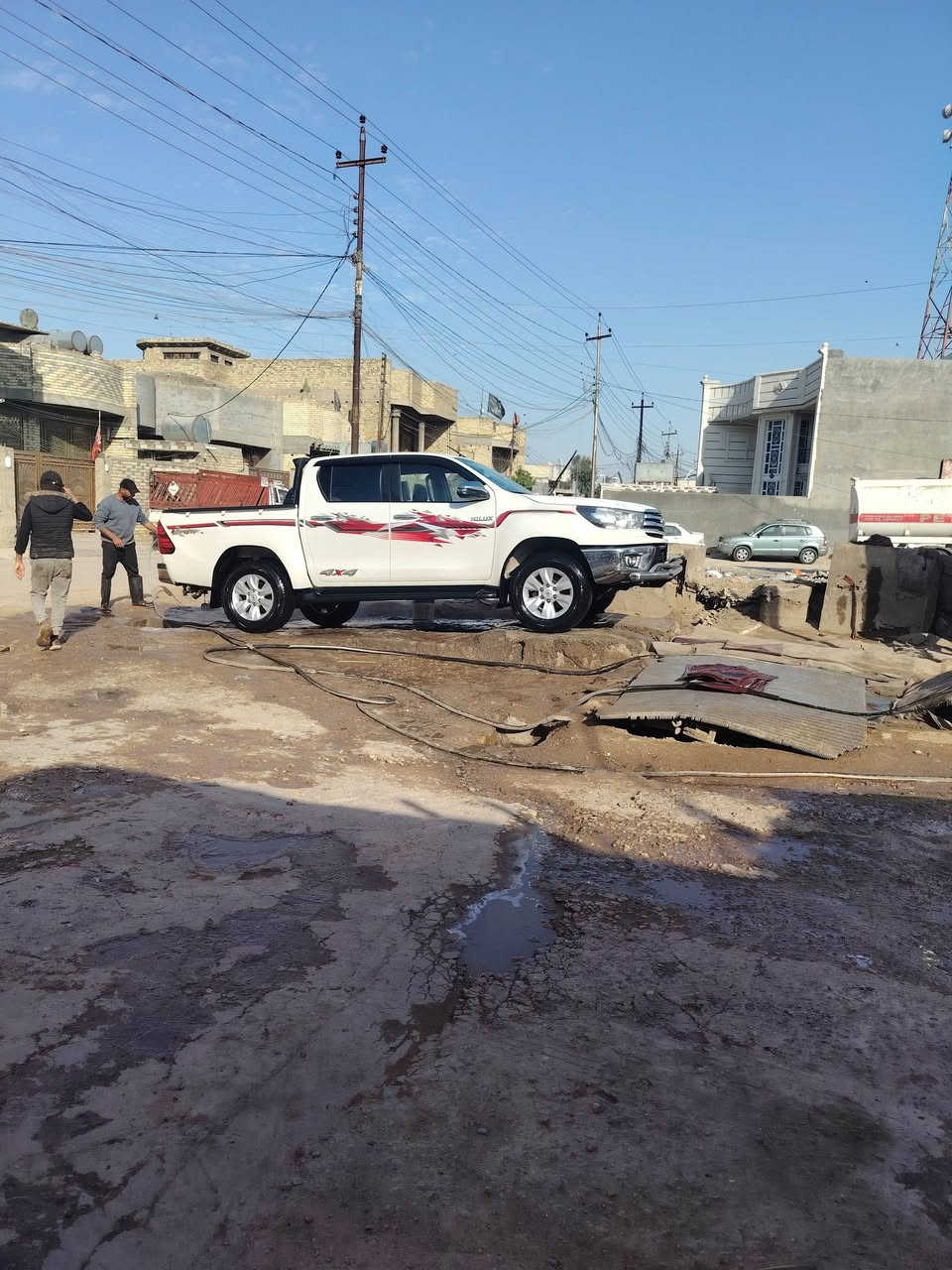 السلام عليكم هايلوكس عالي  كير عادي بسمي مكان بغداد السنويه 31 مثنى بنزين 2019 بيها باردات ومؤشرات في السونار  موجود  بصور***********
