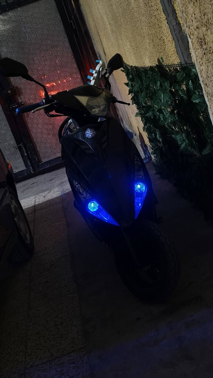 السلام عليكم دراجه ماكس مضلع السرعه 120 الدراجه خير من الله ما نقصها شي لا مفتوحه ولا تبخر ولا تنقص كفرات كله ابلادي كهرباءيات كلها شغاله الكيلو متر كيج بانزين كلا شغال بريك خلفي امامي الدراجا ما نقصها شي الدراجه سعرها 600 وبيها مجال حك الجيه  مكاني بغداد البلديات
للاستفسار    ***********      موجود وتساب و ماسنجر
