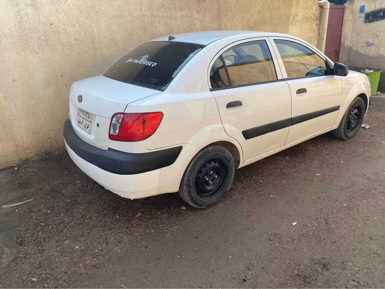 للبيع سياره كيا ريو موديل 2009 خليجي رقم شمالي بسم كردي المحرك 1600 السياره جاهزه ونضيفه من كلشي بيها طخات خفيفه وبيها البنيد بيه بارد بدون صبغ السعر 88 وبيها مجال قليل مكاني البصره الجنينه رقم الموبايل *********** البصرة, العراق
