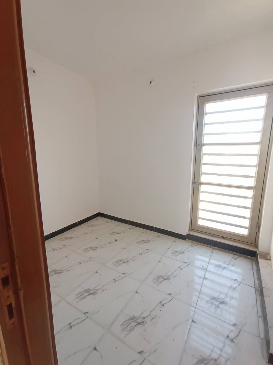 دار للبيع [  50م  ]  حي الوفاء  مكان مميز 
طابقين درجه اولى  

الطابق الاول 

غرفة نوم + صاله + مطبخ + صحيات

الطابق الثاني 

غرفة نوم   +  صاله  +  صحيات 

السعر [ معروف واي استفسار  اتصل على الرقم

***********
