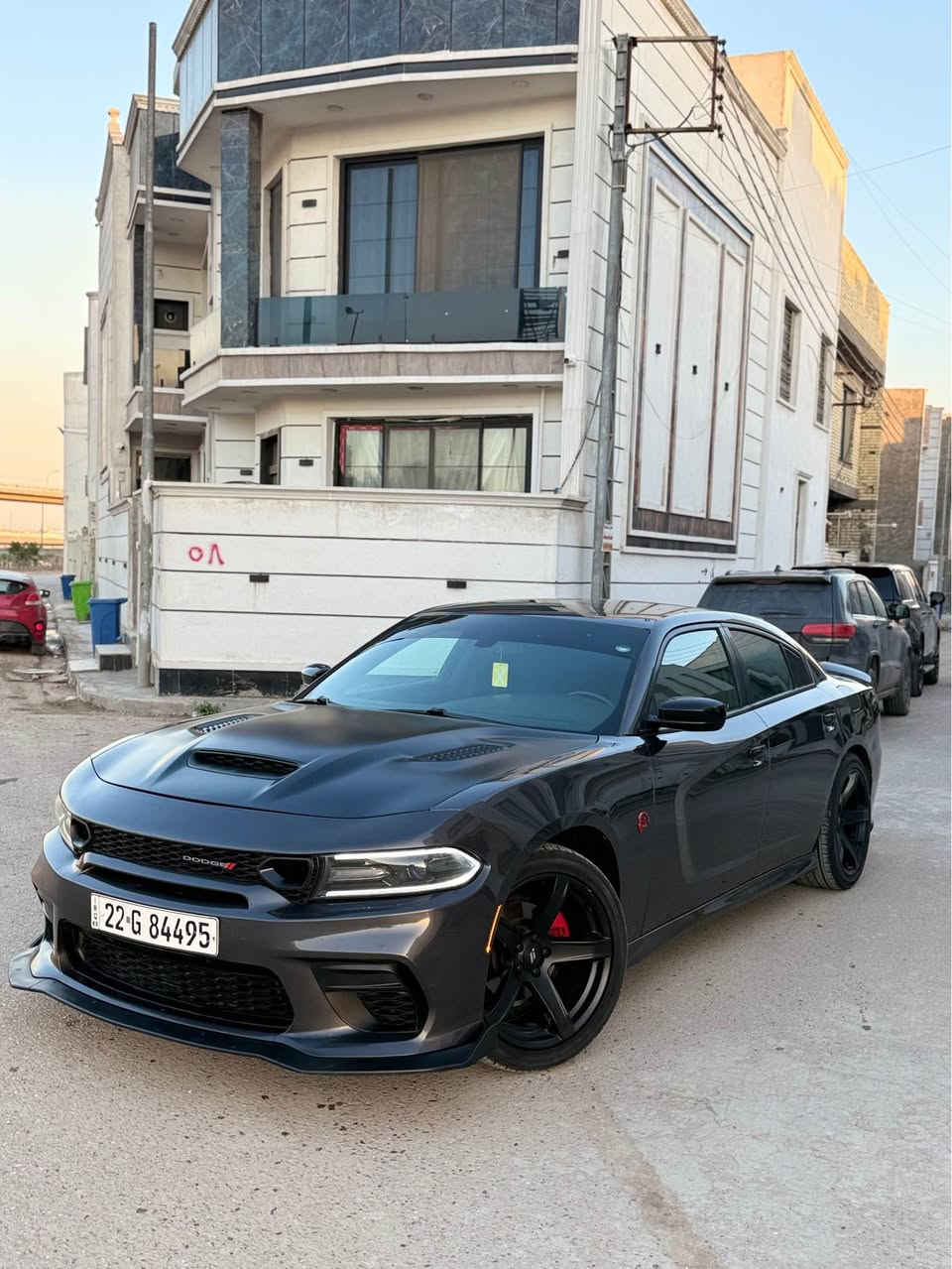 السلام عليكم
السعر :199 وبي مجال
جارجر 2021 6 سلندر 
حادث بنيد وجاملغ خفيف بدون دواخل ابد
عليها كت كامل وايد بدي
شقف روز رايز داخل اناره محيطية متغير
اكزوز صوت كلش حلو على الريموت 
ويل نجمة ابو الخسفة الاصلي لويات هم
ماشية ٨٥ ميل
استخدام شخصي
رقم اربيل الجديد 
مكاني بغداد الدورة
الرقم *********** بغداد, العراق
