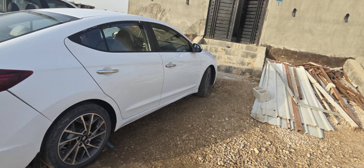 السلام عليكم النترا ٢٠  خليجي فول مواصفات  فتحه بصمه حساسات اماميه خلفيه اشاير بالمري مري شفط
مكينه الفين دوش. ماشيه ١٠٣رقم انكليزي اربيل هزه جديده  السيارة بيها باب مبدل وبارد بالبنيد كد شبر 

مكانها الديوانية 

*********** ديوانية, القادسية
