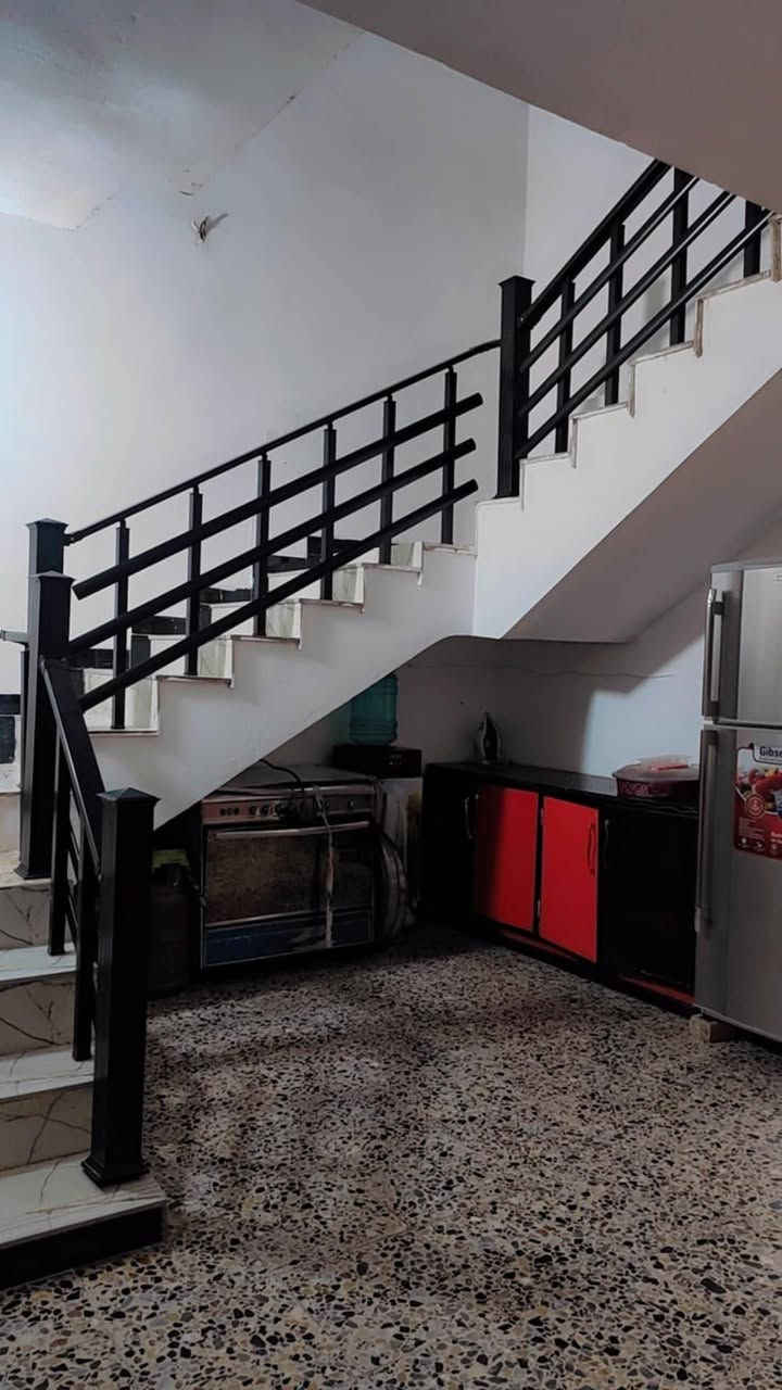 دار للبيع طابو صرف شارع الوازات خلف أسواق مريم قرب أفران شلش بناء حديث 120 متر قاطين   الواجهه 6 النزال 20؛ 3 غرف  نوم  3 حمامات للاستفسار الاتصال على الرقم *********** او على الخاص سعره 170
