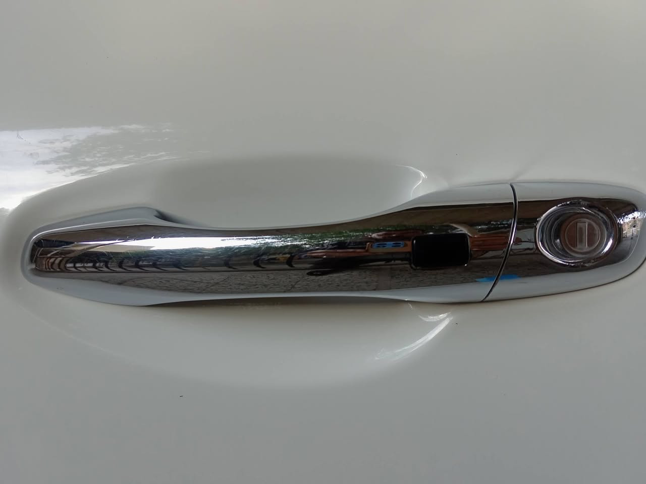 للبيع سيارة سورنتو موديل 2017خليجي مكفوله كفاله عامه فقط الجاملغ  الخلفي شخط ومرشوش المحرك 6 سلندر , وارد خليجي والسيارة فول 1/1 المكان بابل للاتصال عبر الرقم التالي ***********
