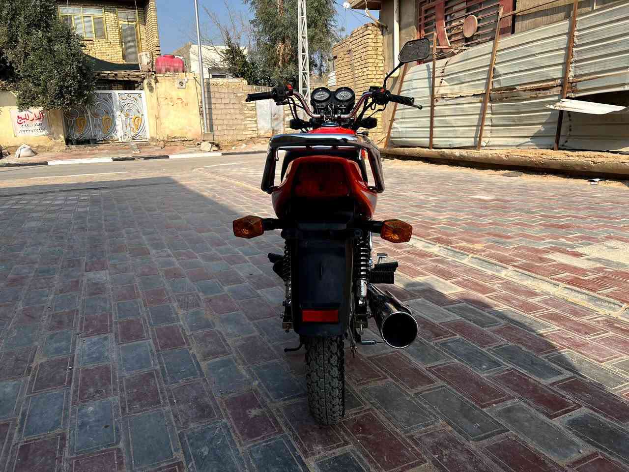 سلام عليكم 
دايون عضم موديل 22 نضافتها 90% اوراق اصولية كاملة لونها الاصلي رصاصي كلها شغاله كاملة مكفوله محرك مامفتوح السعر ( مليون )
‏‪***********‬‏ بي واتساب
