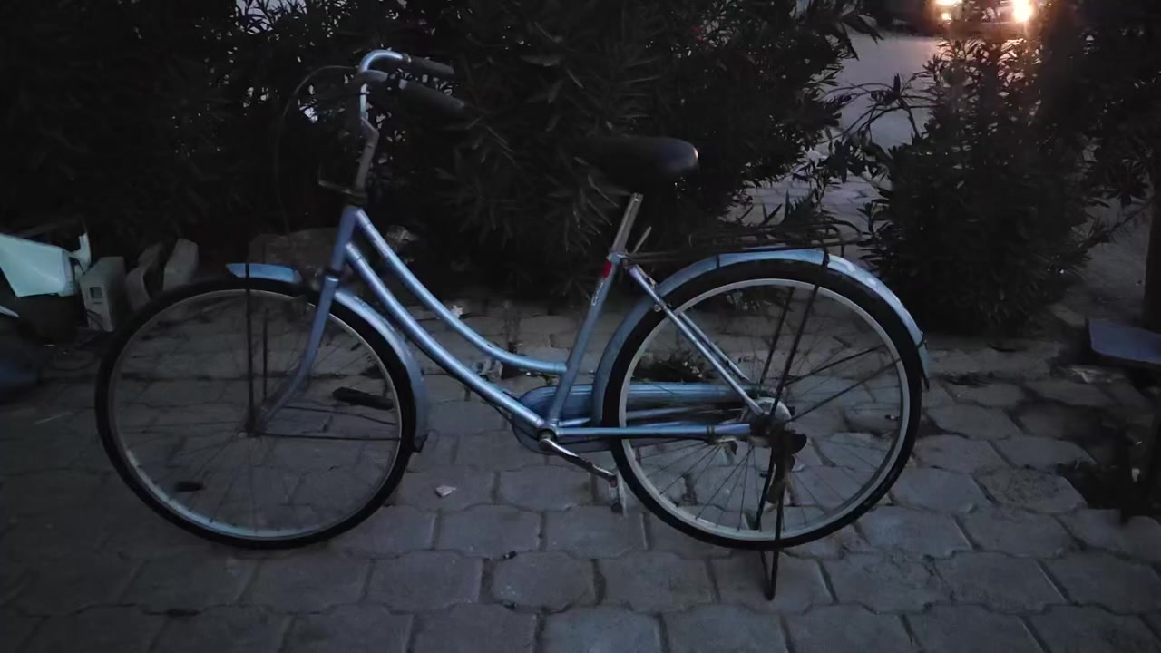 بايسكل بناتي نظيف كلش ما منقص اي شي مكاني انوار ***********
