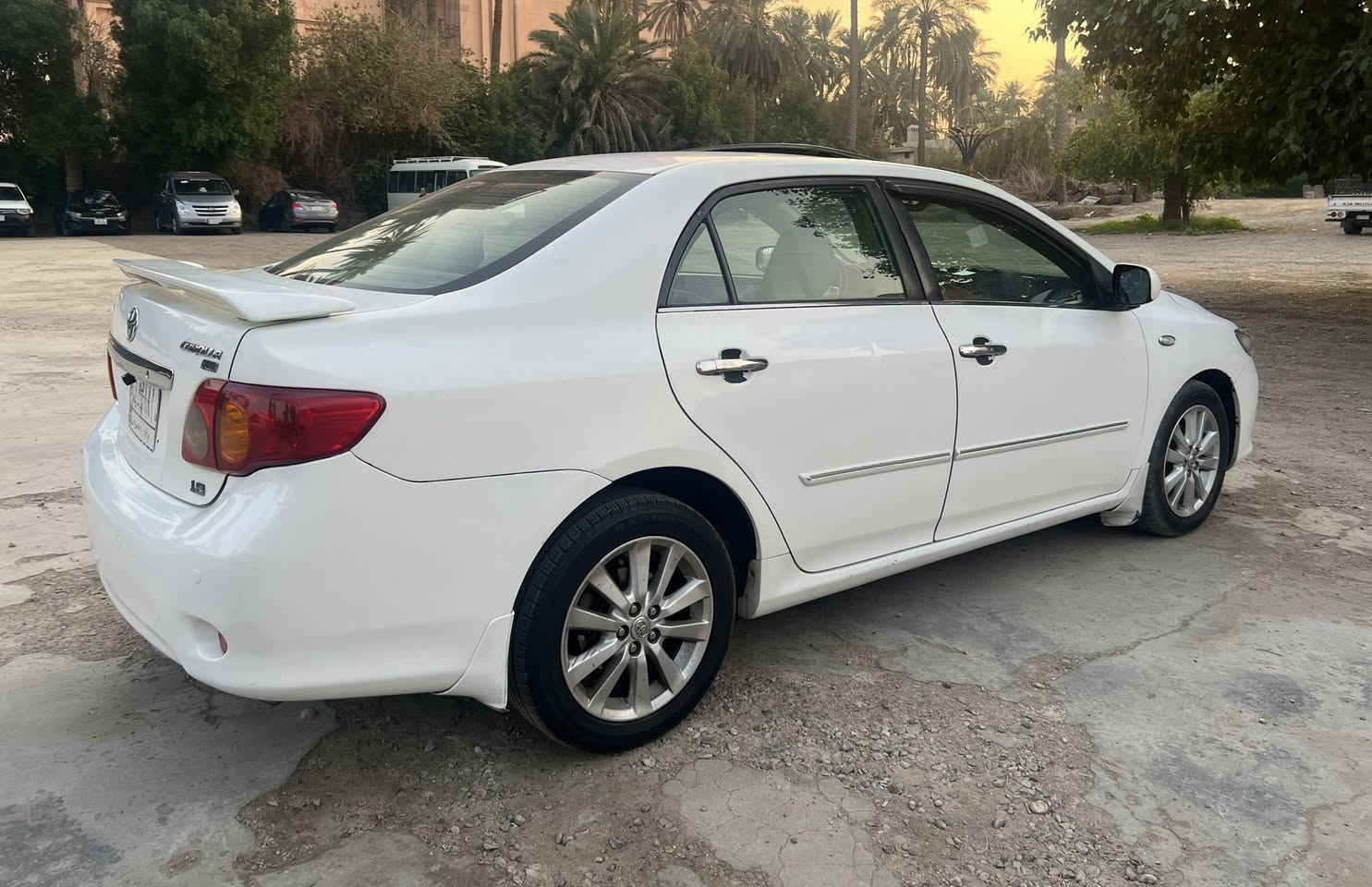 السلام عليكم
كورلا خليجي موديل ٢٠٠٨ للبيع 
السيارة ماشية ١٦٠ الف كيلومتر
بيها قطعتين صبغ الجاملغ الامامي مال سايق والخلفي الي ورة السايق / السيارة كلش حلوة وكاعدة 
السعر ١١٣ ورقة 💵 وبيها مجال/ مكاني بغداد 
للاستفسار  الاتصال على ***********
