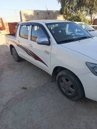 هايلوكس • ٢٠١٤ • رقم ميسان دولي