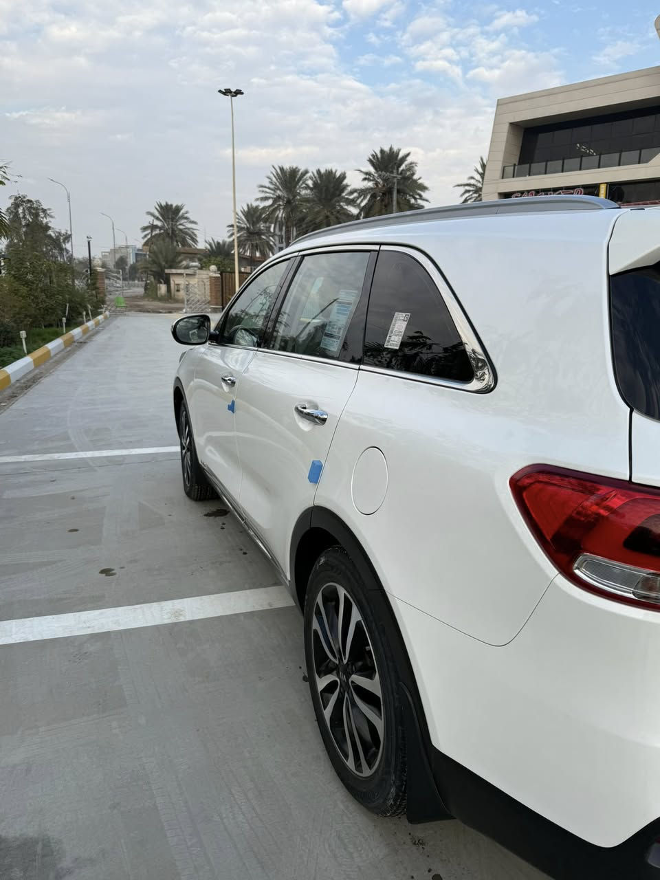 يالله
سورنتو  2016 خليجي كويتي اعلى فئه فول مواصفات 1/1 
6 سلندر محرك دوش 7 راكب رقم بغداد جديد 
سيارة كاملة مكفوله رقم بغداد باسمي اي ضرر مابيه
مواصفات كامله سايد بريك بصمه مري شفط 
تنته تخم تاير جديد تحكم ستيرن تبريد تدفىه كامل للسيارة
كشنات الاماميه كهربائيه مع التدفىه والتبريد 
اربعة انضمة قيادة 
شاشة لمس شغاله 
شرط الفحص سيارة مال بيت 
السعر ٢٣٠ بيه مجال حك الجيه
***********
***********
