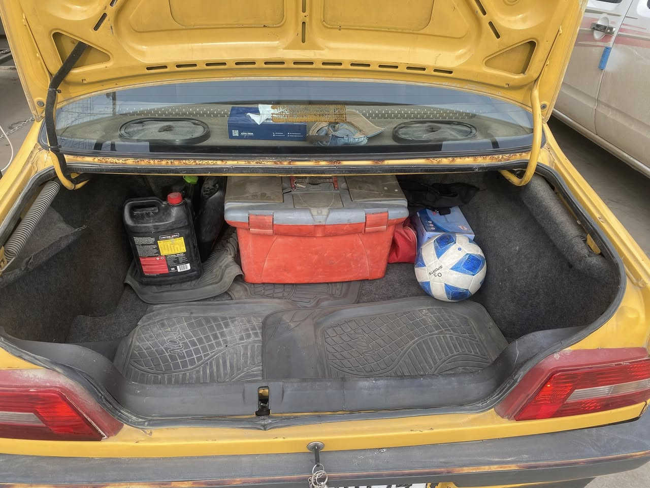 السلام عليكم
بيجو لميس 2013
كير مكينه خير من الله
تدفئه تبريد جاهزات
تخم تاير جديد
باتري جديد 
مصفره هيئه وغرامات 
باسمي تحويل ثاني يوم
سياره مابيها نقص جاهزه من كل النواحي
السعر 42 وبيها مجال

***********
