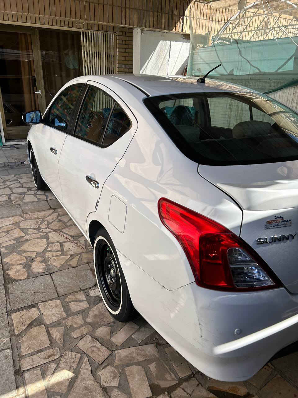 السلام عليكم للبيع نيسان سني مصري 2023
رقم بغداد تحويل ثاني يوم 
المواصفات 
شاشه +كامره 
تبريد قطعتين 
يدات نيكل
ماشيه 64ميل 
تخم تاير خط ابيض جديد 
السعر 110 وبيها مجال بسيط
الاستفسار ***********
العنوان بغداد الزعفرانيه
