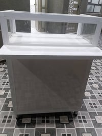 ميز للبيع سعر 200الف وبيه مجال شراي يجي خاص او مراسله عله وتساب 078390...