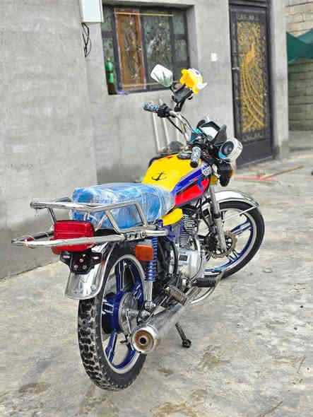 السلام عليكم دراجه سيفان
موديل 2022 نضافه فول كهربائيات فول كلها شغاله
تخم تاير جديد اداريات كلها جديده دراجه مكفوله من السرقه سعر الدراجه ٥٠٠ وبيها مجال بيع مستعجل (ملاحضه مو شراي لاتعبني فدوه اروحلك) حبايب مكاني تكريت ناحيه عوينات التواصل واتساب او اتصل علا الرقم ***********
