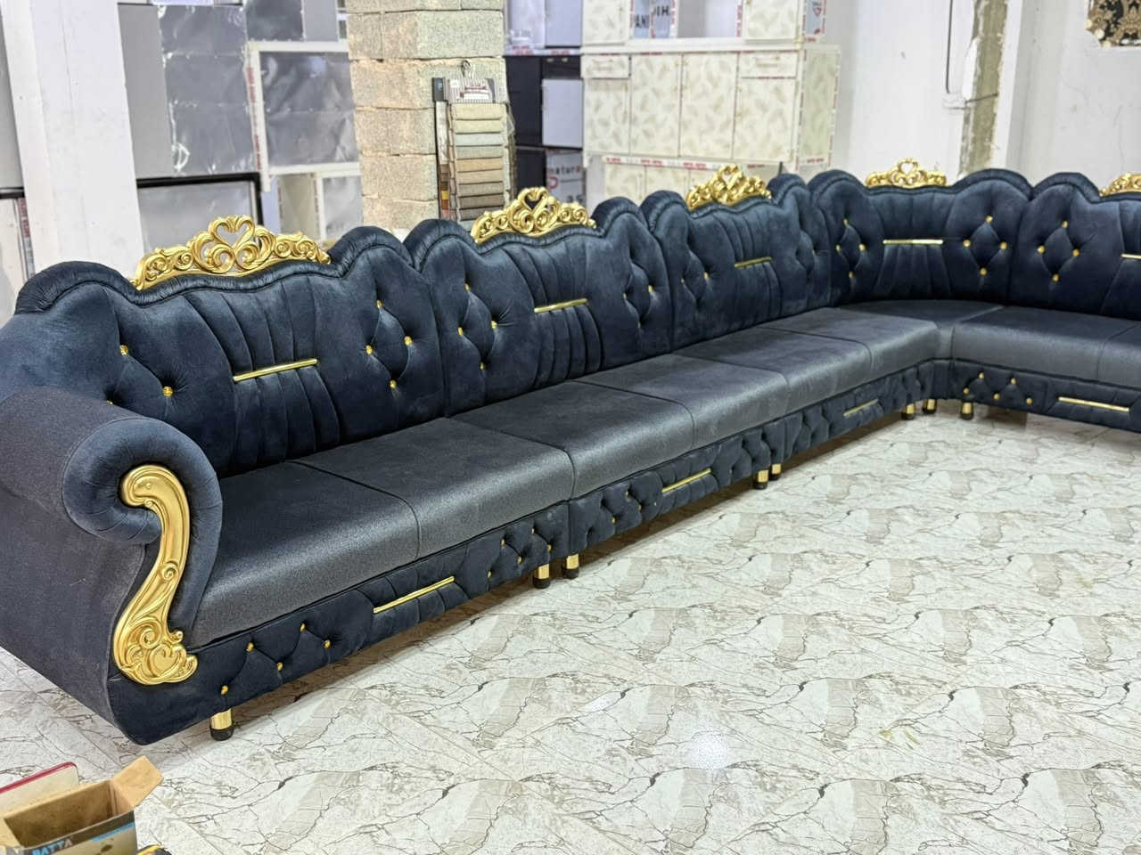 معرض اليقين الاثاث المنزلي
وصول ديوان ابو تاج شغل درجه اولى خشب بلوك سفنج 10سم قماش شامو قياس 7م ضمان حقيقي 10سنه
متوفر جميع الموديلات والقياسات حسب طلب 
للحجز او الاستفسار ***********
العنوان تكريت الزهور خلف افران الكرخ قرب جامع الشهيد صباح
