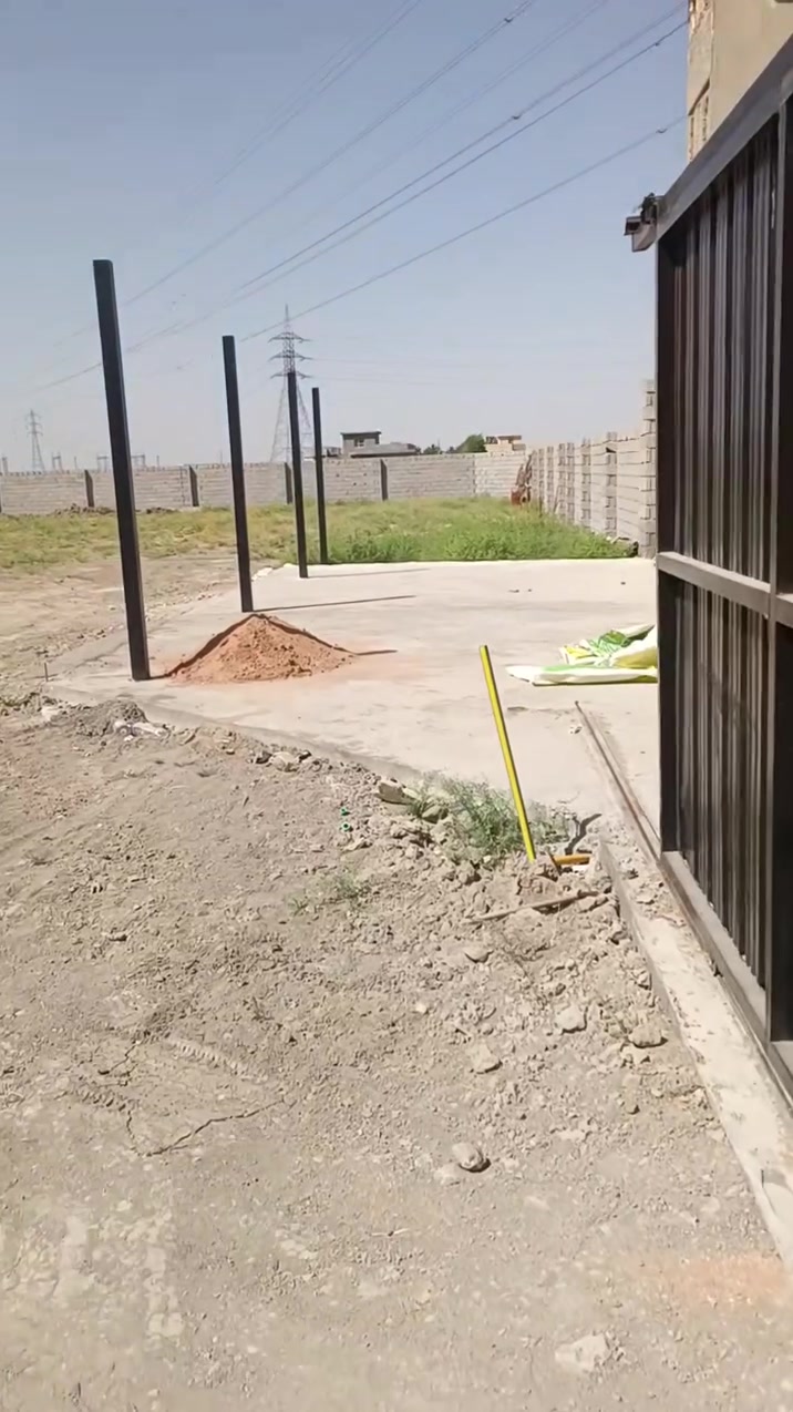 بيت مساحته دونم جاهز من كل النواحي طابق ونص
مكان المساره الثانيه قرب شارع سبع البور 
***********
