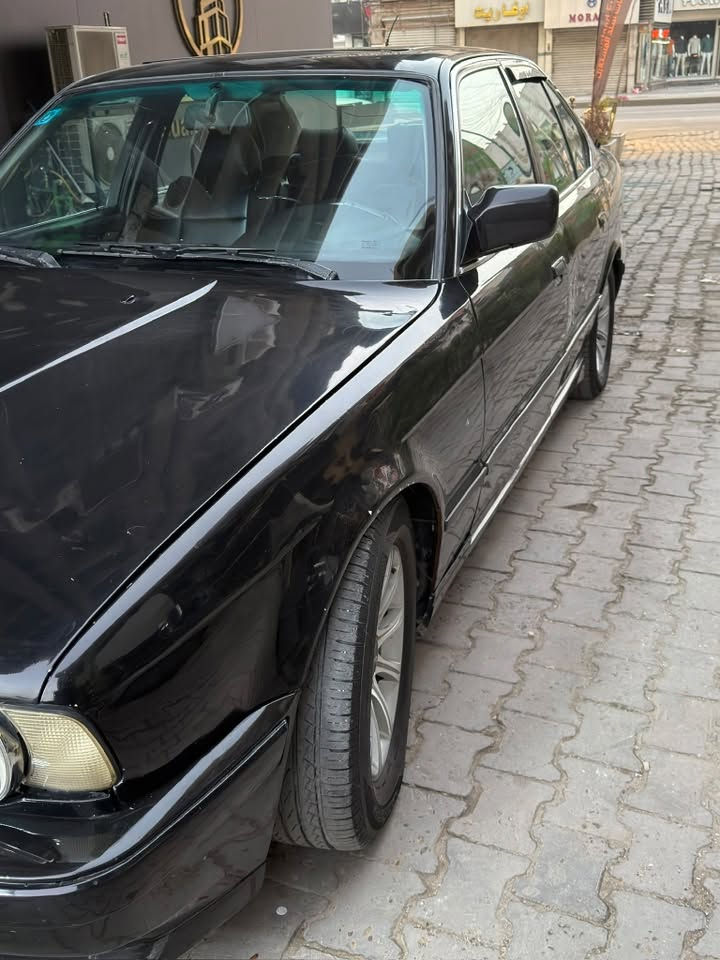 Bmw525 سياره
للبيع 525 محرك مفتوح بأسمي تحويل ثاني يوم
السياره بلاد مابيها اي حادث تدفئه تبريد مكينه وكير  ضمان ستيرن رياضي والستيرن الاصلي هم موجود وياها شاشه كاربلي اصليه كشنات جلد لايت زنون ودمام بك لايت دخاني فتحه سقف ويل وتخم تاير جديد السياره مصروف عليها هواي ومو سعرها المكان بغداد السعر 49$
*********** واتس اب فقط
