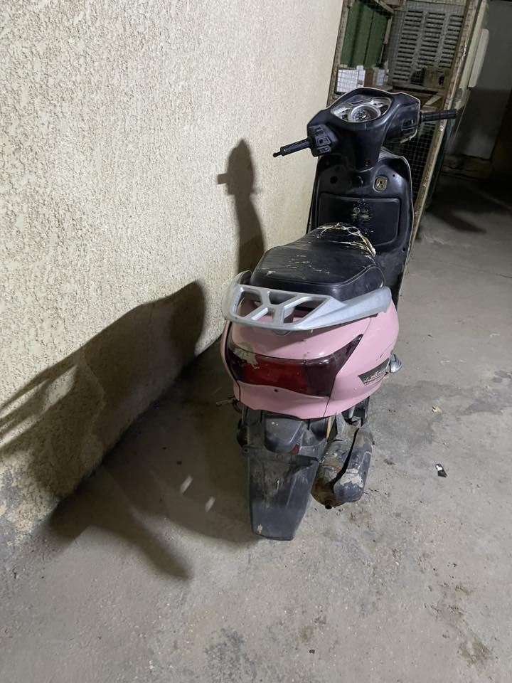 ب٦٥
استعجل قبل لاتنباع 😂
متروكه شرط شغاله جيب باتري وتعال افحص
مكان حله ابي غرق 
هسه كون تجيني لان باجر تنذب بلزباله 
***********
