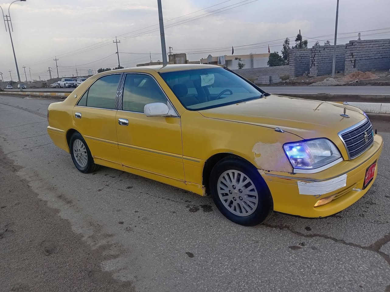 لبيع جنون موديل 2005 رقم بغداد صدامي
شرط وكاله والتحويل كصه قماره فقط والباقي مكفول مكينه وكير  ديفور كبير مكفولات حداديه تخم تاير جديد تبريد تدفئه شغال اربع دكم برده خلفيه تحكم كشنات ثلاجه كهربائيات شغاله شاشه تحكمات سنويه ساقطه بل17 عليها غرامات 400الف السعر 47وبيها مجال لشراي مكان في قضاء الشطره للاستفسار الاتصال ***********
