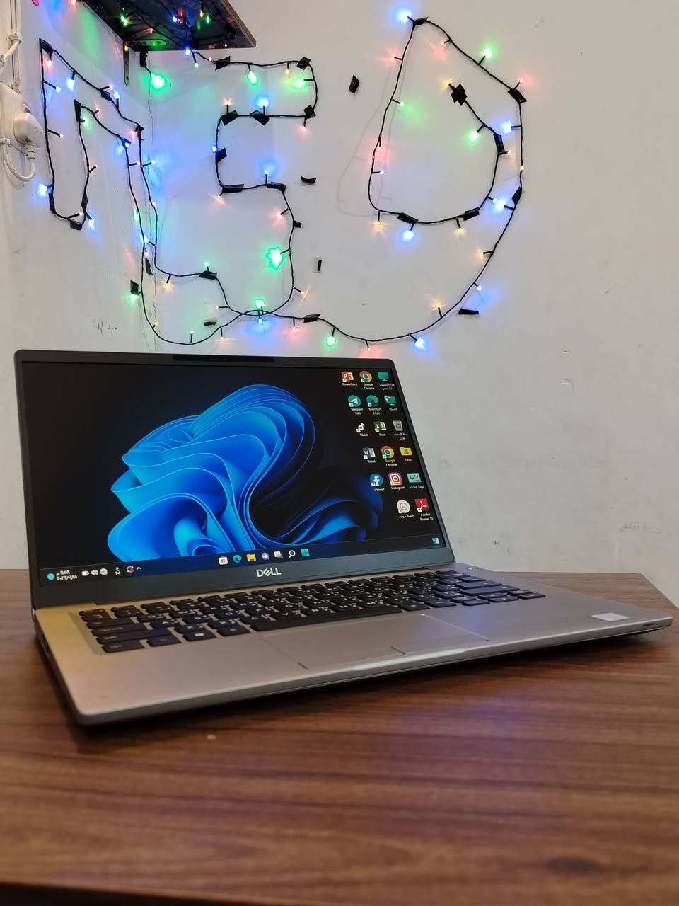 السلام عليكم
لابتوب DELL جيل حديث ولون سلفر للبيع .
اللابتوب جدا نضيف وادائة قوي ومواصفاته جدا عالية يفيد الي عنده دراسة او العاب او تصميم او غيرها من الاستعمالات.
المواصفات :
المعالج intel cori 5
الجيل : الثامن
كرت الشاشة : intel UHD GRAPHICS 
الرام : 8GB DDR4 
الذاكرة ( الهارد ) : SSD 256GB  M.2 NVME ارقى نوعية ب الهاردات 
الشاشة : حجم 14.3 حوافها جدا ناعمه دقتها  تشغل 4K ضد التوهج ips فدشي مرتب .

المميزات:
فيس ايدي ( تعرف على الوجه )
لون سلڤر من الخارج والداخل 
كيبورد ضوئي ليزري
الشاشة حجم 14.3 بحواف ناعمه جدا.
اللابتوب نضافته كلش حلوه ماصارلي فتره من ماخذه .
منصب عليه وندوز 11 برو مفعل مدى الحياة.
منصب عليه اوفس مفعل مدى الحياة .
كيبورد عربي انكليزي ليزري ضوئي.
كامرة امامية جدا واضحه.
غالق كامرة سلايد.
سماعات ستيريو .
بطارية اللابتوب ليثيوم تطول وياك بالاستعمال المكثف اقل شي 5 ساعات
المنافذ :
منفذ الشحن
منفذ التايب سي للبيانات وللشحن
منفذ HDMI
منافذ USB ومنفذ Aux

الملحقات :
ملحقاتها كله كاملة وجديدة غير مستخدمة لان ماصارلي فترة بسيطة جدا من اخذته.
شاحنة اللابتوب اصلية مختومه من شركة DELL  .
جنطة اللابتوب ماركة اصلية وبعدهي جديدة مامستعمله ابدا .

اللابتوب كلش نضيف ومواصفاته قوية ومحترمه وتصميمه سوبر سلم ومرتب .
ومابي أي نقص كيبورد سماعات انترنت شاشة كامرة كله شغال وممتاز ومابي اي نقص من اي ناحية.

السعر : 295 الف وبي مجال قليل .
مكاني النجف 
واليريده توصيل هم موجود ان شاء الله

***********

(لابتوب DELL جيل حديث دلل دل اربيل سليمانيه حاسبة لابتوبات للبيع النجف بغداد الموصل البصرة)
