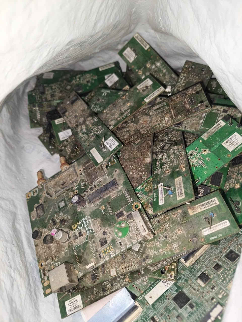 بوردات كهربائية والكترونية اللي يريدهم يحط سعر ويتدلل بيهن ٥كيلو


**إذا كنت صاحب هذا الإعلان وتريد حذفه لأي سبب، رجاءا أرسل رسالة إلى الدعم الفني**