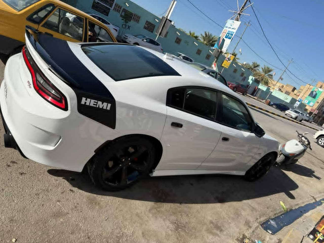 2016 هيمي 
بيها هاذه الحادث وشويه بلجنطه

سعر ١٧٠ وبيه مجال ***********
