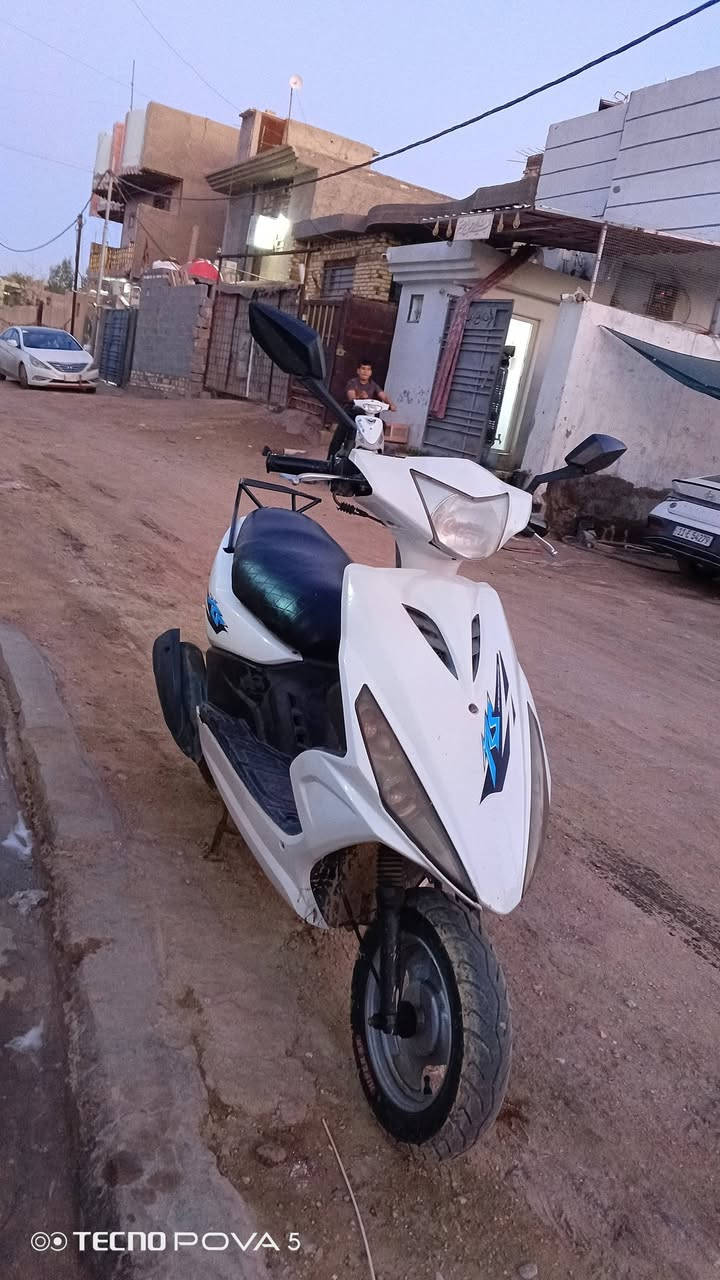 السلام عليكم دراجه ماكس مضلع للبيع مال حاويه ماصارلها هواي من نازله كلها كامله كهربائيات سلف هندر لايت بك لايت اشاير كلها كامله على اخر حبايه دراجه مال جناي مامفتوحه ولا بيها اي نقص الدراجه من الحاويه ياباني ساعه معدل بطناش فول مااعرف سعرها لا تعامل  ب٧٥٠ وبيها مجال للشراي  مكاني كربلاء طويريج  ***********
