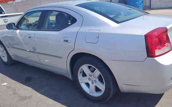 للمراوس بهيمي 5700 لو سكات 6400 م̷ـــِْن 14 لحد 17 ولفرق نتفاهم عليه حتى لْـۆ مصبوغه حزام بس اكود بدون معجون 
السَلٱمٌ عـَلـْيگمّ-ۈرحـْمّـٌة ٱللـّہ ﯙبُرگـّاتہ شباب جارجر موديل 2010
محرك 3500 بلادي. ممشى السياره 186 حقيقي.  مواصفات السياره sxt بدون فتحه السياره بيها طخه بلجاملغ الخلفي الايمن بلعلال وباقي نفسه م̷ـــِْن امريكا باقي السياره مكفوله كفاله عامه من الضبره ولصبغ . ولسياره مانطيها اله ياخذلها سوناس الي يريدها وخلاف كلامي اني ادفع فلوس السنواررر 
السعر المطلوب 115 قفل 
رقم الهاتف:  ***********
